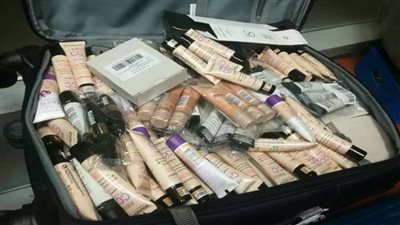 جمارك السد العالي تحبط محاولة تهريب كمية من مستحضرات التجميل