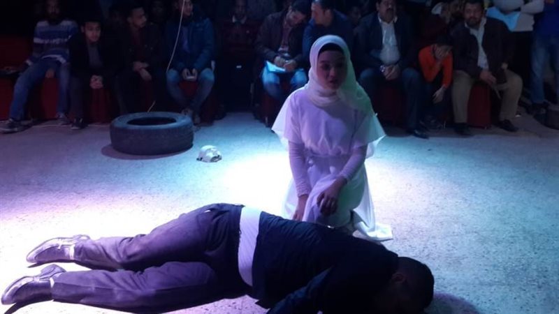 جانب من العرض المسرحي