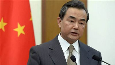 وزير خارجية الصين يؤكد أهمية التمسك بدعم منظمة الصحة العالمية في مكافحة كورونا