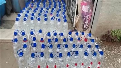 الشرطة تضبط مخزنا لبيع العطور بداخله كميات كبيرة من الكحول 