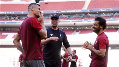 «كلوب» يمازح «صلاح» و«لوفرين» ماذا عن صداقتكما القوية بفترة العزل المنزلي؟