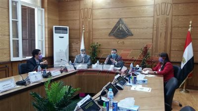 خلال رئاسته مجلس العمداء.. رئيس جامعة بنها: حريصون على مصلحة الطلاب ومستقبلهم