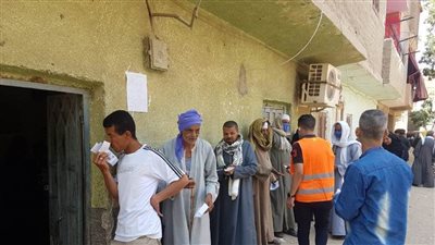 المصريين الأحرار بأسيوط يوزع أدوات الوقاية على أصحاب المعاشات