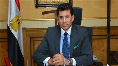 وزير الرياضة يجتمع مع رئيس نادي المصري