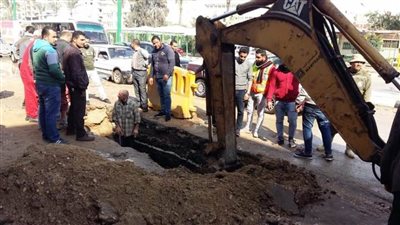 بعد أسبوعين من تركيبه.. انفجار خط مياه بالمنصورة