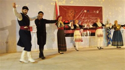 عرض زوربا اليوناني وكالينكو الروسي بمهرجان أسوان للفنون 