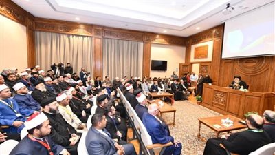 البابا تواضروس الثاني يستقبل وفدا من الأئمة والقساوسة بالمقر البابوي بالعباسية 