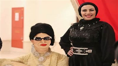 مصممة ديكور تحيي زمن الفن الجميل بمجسمات لأم كلثوم