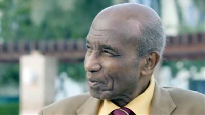 وفاة السياسي والمفكر السوداني البارز منصور خالد