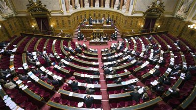 فرنسا.. اتهام قطر بتمويل مراكز مشبوهة ومطالب بحظر 