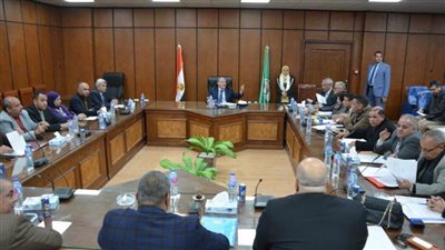  محافظ المنيا يشٌيد بدور نواب البرلمان في دعم القطاع الصحي 