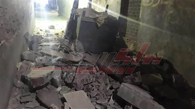 انهيار عقار جزئيًا بالمنصورة.. صور