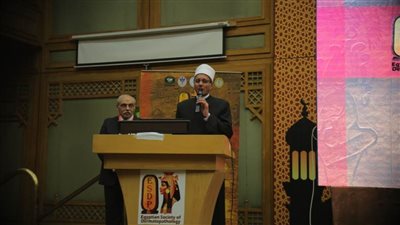 وكيل الأزهر: الإسلام رَفَعَ من شأنِ الطبِّ ومكانته