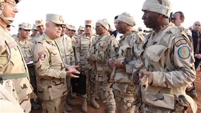    رئيس الأركان يشهد المرحلة الرئيسية لمشروع مراكز القيادة الخارجي 