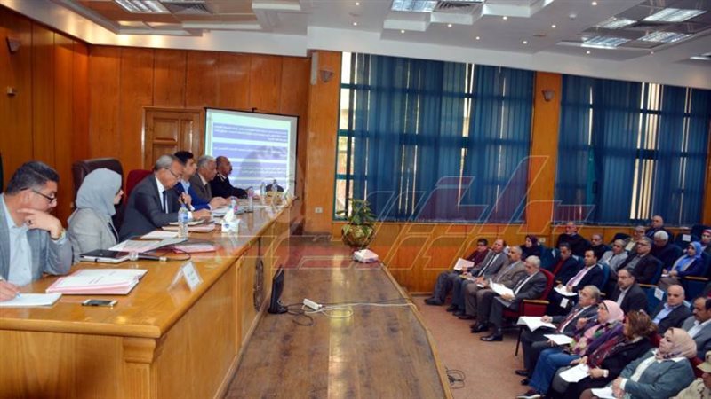 اثناء اجتماع المجلس