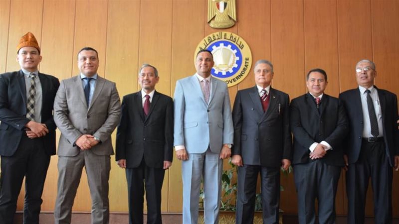 محافظ الدقهلية يستقبل