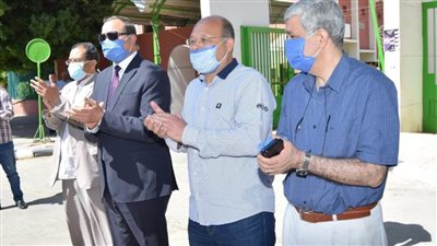 جامعة سوهاج تستقبل الأطباء العائدين من مستشفى العزل بإسنا