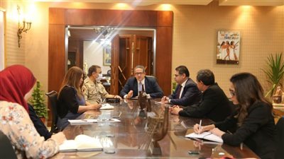 العناني يتابع مستجدات المتحف الكبير