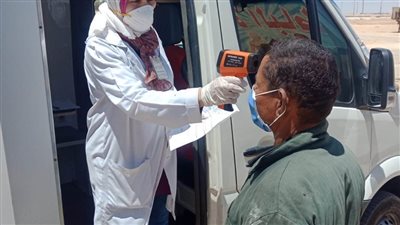 المنيا تطمئن على صحة العاملين بالمشروعات القومية وتطبيق الإجراءات الوقائية ضد كورونا