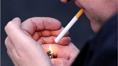 طبيب نفسي: التدخين يزيد العصبية في ساعات الصيام