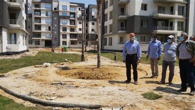 بالصور.. وزير الإسكان: دفع العمل بالمشروعات الجاري تنفيذها بالمدن الجديدة