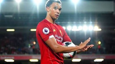 ألكسندر أرنولد يرحب بانضمام نجم بوروسيا دورتموند لليفربول