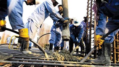 عمال مصر في ميادين الإنجاز رغم كورونا.. والدولة تؤكد أنهم محور الانطلاق للمستقبل