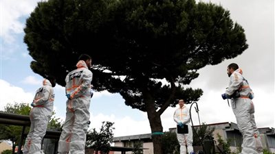 العمال في البرتغال يحتفلون بعيدهم في الشوارع في ظل قيود كورونا