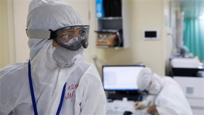 طبيب روسي: من المؤلم مشاهدة شباب يصارعون الموت ولا حيلة لهم أمام 