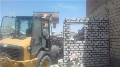 إزالة 95 مخالفة بناء وتعديا في يوم واحد بأسيوط