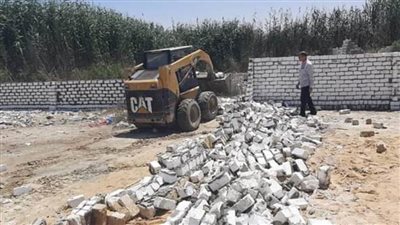 إزالة ٣ حالات تعدٍ بالإسماعيلية