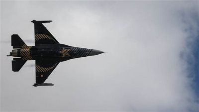 اليونان تندد بمضايقة مقاتلات تركية لمروحية يستقلها وزير الدفاع (صور)