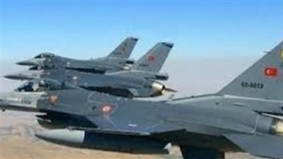 عاجل.. أثينا تدين قيام طائرات تركية بتهديد مروحية وزير الدفاع اليوناني