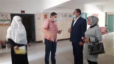 رئيس منية النصر يتابع مصابي حادث ميكروباص ميت سلسيل.. صور