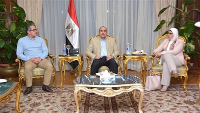 وزراء الطيران والسياحة والآثار والصحة يبحثون إجراءات العمل في ظل تداعيات فيروس كورونا