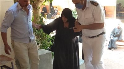 انتظام صرف المعاشات بمراكز محافظة المنيا وتنفيذ حملات للرش والتطهير