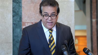 وزير التعليم العالي: مصر الأولى في التجارب الإكلينيكية لمجابهة 