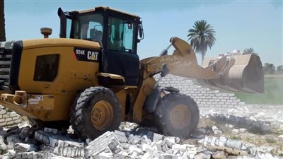 إزالة 23 حالة تعد بقرى مركز  الواسطى