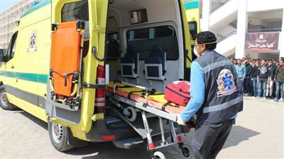 بالأسماء.. إصابة 15 شخصا إثر انقلاب سيارة نقل بملوي جنوب بالمنيا