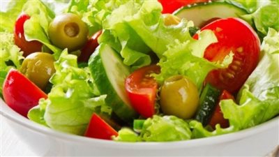 تحمي من العطش والخمول .. 4 فوائد لتناول السلاطة في السحور 