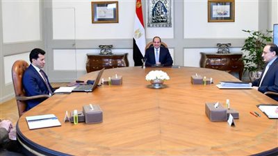 الرئيس السيسي يتابع الموقف التنفيذي لمشروعات وزارة الشباب والرياضة 