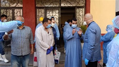 مدير صحة الشرقية يشهد خروج أول ٤ حالات شفاء من 