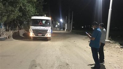 حملة ليلية لرش وتطهير ميادين وشوارع مركز الغنايم.. صور