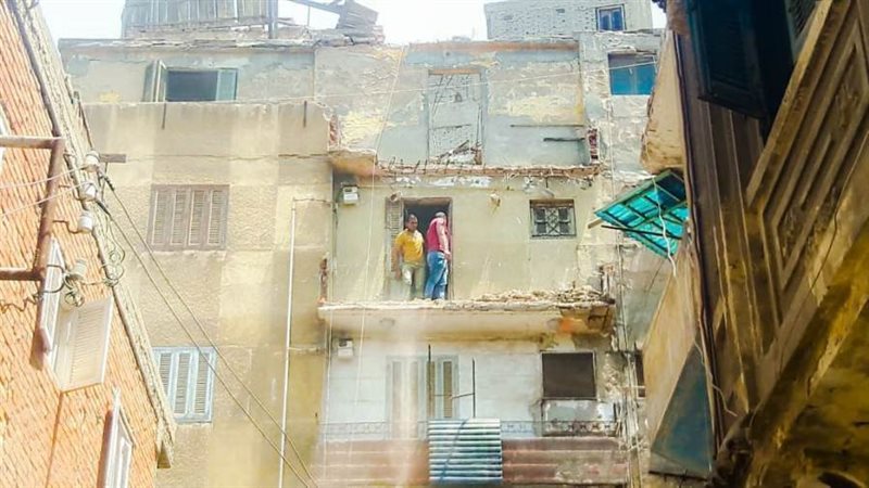 العقار المنهار