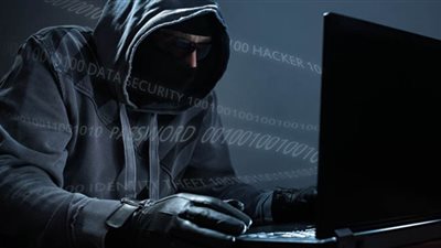 تقارير: هاكرز مرتبطون بإيران يستهدفون الشركة المنتجة لعلاج كورونا