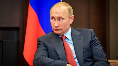 احتفالا بعيد النصر .. بوتين يُهنيء الشعب الروسي