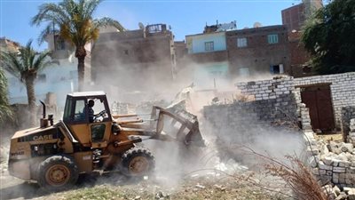 إزالة 18 حالة تعدٍ بمركز الفتح وحي شرق 