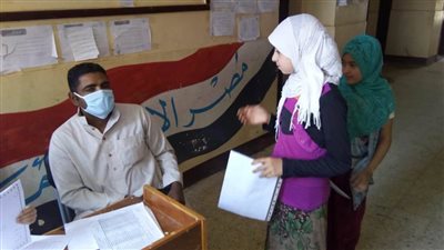 محافظ بني سويف يتابع أول أيام تسليم المشروعات البحثية 