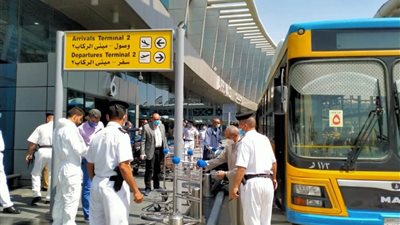 485 مصريا عالقا في الكويت يغادرون للقاهرة 