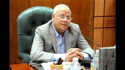 محافظ بورسعيد يتفقد نزل الشباب المؤهلة لعزل مصابي 